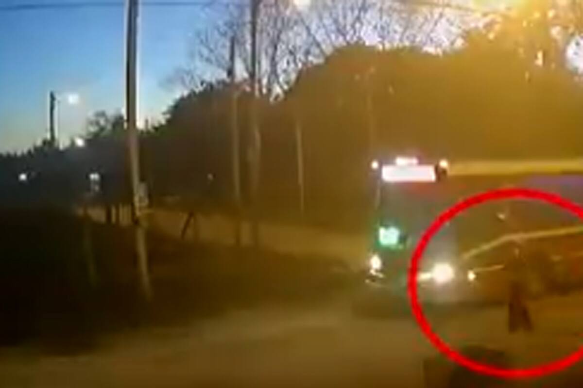 Una mujer muere atropellada al intentar tomar un colectivo