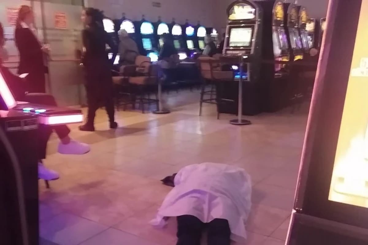 Una mujer muerta en un bingo de Mar del Plata mientras los apostadores siguen jugando