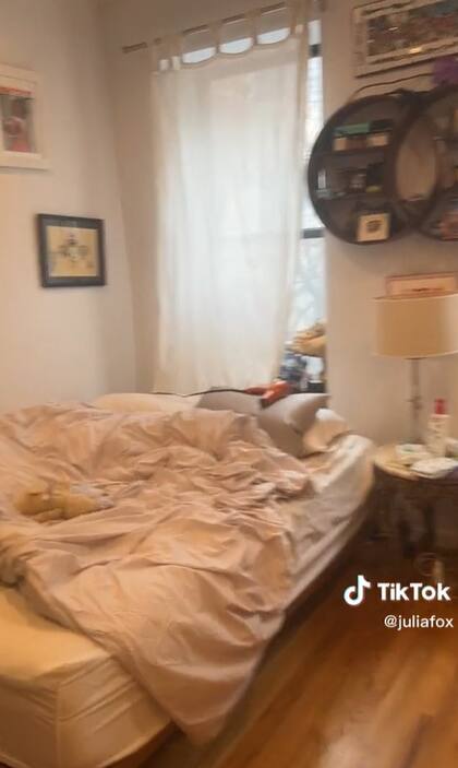 Una mujer ofreció un recorrido por su departamento en Nueva York