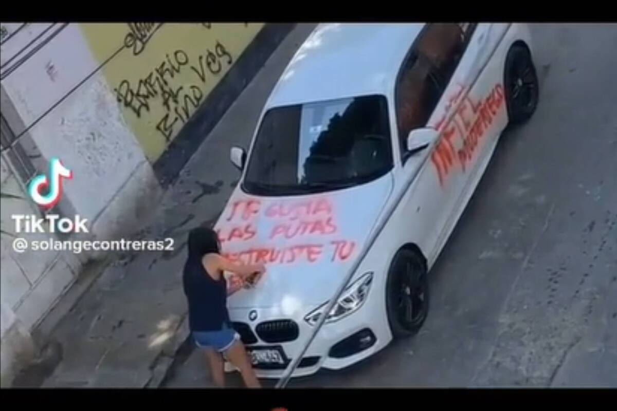 Una mujer se cobró venganza por una infidelidad (Captura video)