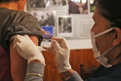 Una mujer se vacunó contra el coronavirus y se lo contó a sus amigas en un audio de WhatsApp
Foto: Santiago Hafford