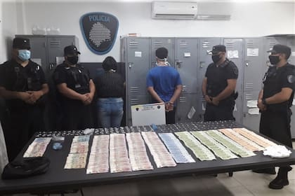 Una mujer y un hombre fueron detenidos por la Policía de la Ciudad en la villa 31, de Retiro, cuando vendían droga que llevaban en un cochecito de bebé; escondían el dinero recaudado dentro de un pañal