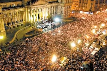 Una multitud acompañó a Juan Carlos Blumberg en la tercera marcha para reclamar justicia y seguridad