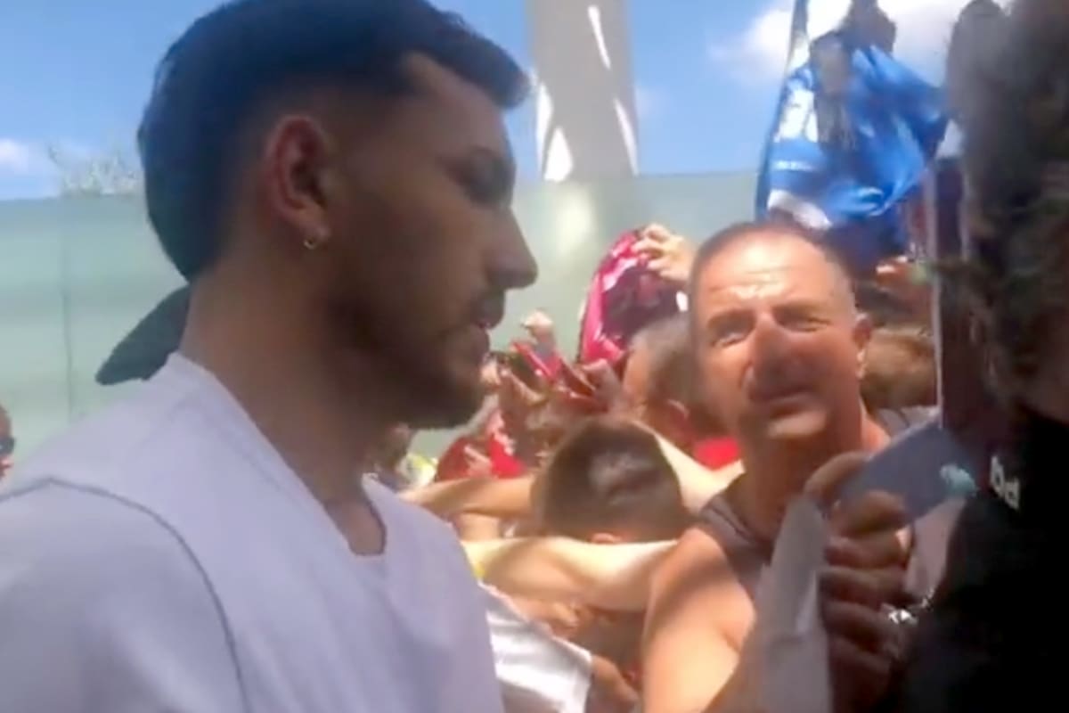 Una multitud recibió a Leandro Paredes en Roma