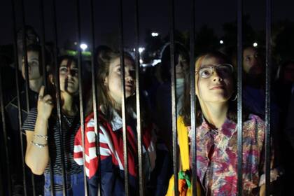 Una multitud se reunió en el planetario
