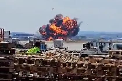 Una nave F18 sufrió un desperfecto técnico esta mañana en la ciudad de Zaragoza