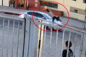 Una nena de 12 años fue atropellada el lunes por la tarde por un auto a la salida del colegio Jorge Ábalos, en el barrio Guinazú de la ciudad de Córdoba