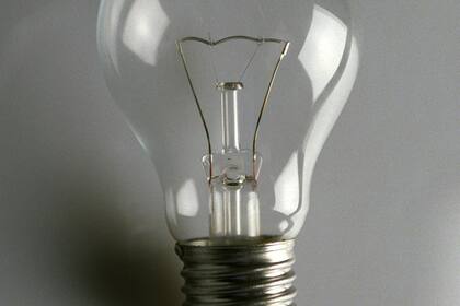 Una norma votada por el Congreso prohibe su venta e incentiva el uso de la tecnología LED