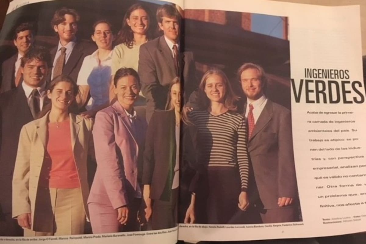 Una nota de La Nación revista, publicada el 24 de diciembre de 2000, habla de la primera camada de "ingenieros verdes" del país. José Fonrouge aparece en la nota. (primero a la derecha en la fila de arriba)