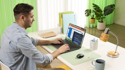 Una notebook Acer Aspire 16 AI