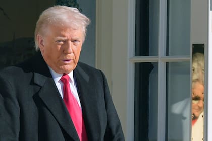 Una nueva encuesta evidenció que la mayoría de los votantes estadounidenses desaprueba el modo en que el gobierno implementa su estrategia