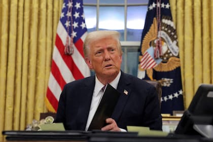 Una nueva encuesta nacional reveló que el "apoyo fuerte" a Donald Trump cayó de forma concreta, especialmente dentro del movimiento MAGA