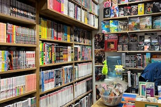 Los locales de historietas se reinventan con la cultura japonesa para sobrellevar la recesión