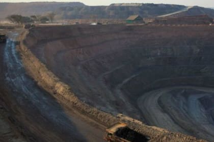 Una nueva mina a cielo abierto en Lowezi, República Democrática del Congo, donde son extraídos cobalto y cobre