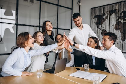 Una nueva oportunidad laboral en el sector salud en Colorado, ideal para quienes buscan empleo bilingüe y beneficios como seguro de salud y licencia parental.