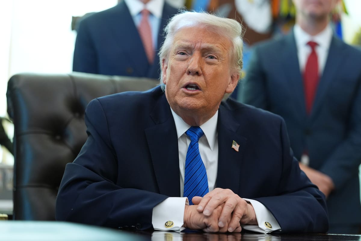 Una nueva orden de Donald Trump permitiría a los migrantes venezolanos en EE.UU. viajar a su país