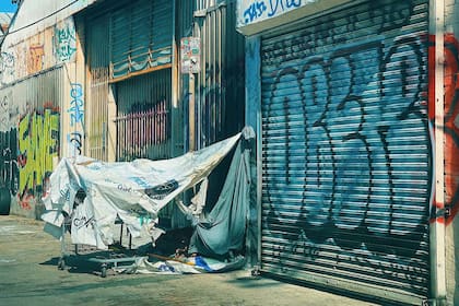 Una nueva ordenanza de la ciudad de Fremont, California, prohibirá acampar y guardar pertenencias personales en terrenos públicos y privados sin el consentimiento del propietario de la propiedad