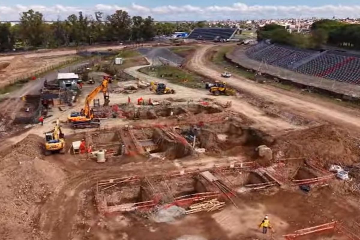 Una obra integral en el autódromo Oscar y Juan Gálvez, de Buenos Aires: demolición de la zona de boxes, la torre y tribunas, movimiento de suelos y ejecución de nuevas bases