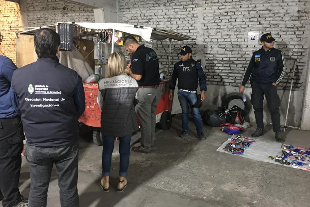 Una organización transnacional les cobraba 6000 dólares para ingresarlos de manera ilegal en la Argentina