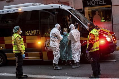 Una paciente es tranferida a un Hotel convertido en Sanatorio, en Madrid.