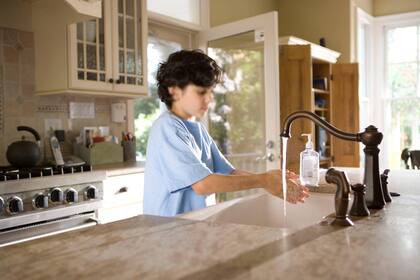 Una pareja de EE.UU. dejó una carta de motivación para que sus hijos se sumen a la limpieza del hogar