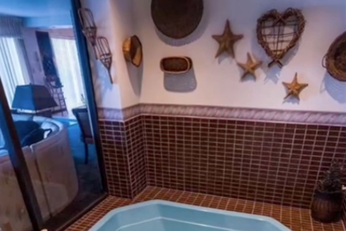 Una pareja de Michigan renovaba su casa y descubrió bajo el jacuzzi una habitación secreta de 100 años de antigüedad