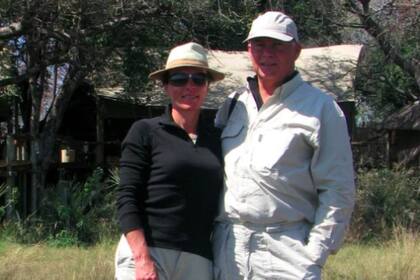 Una pareja oriunda de los Alpes franceses se encontraba en un campamento en el Parque Nacional Ruaha cuando fue atacada por un león