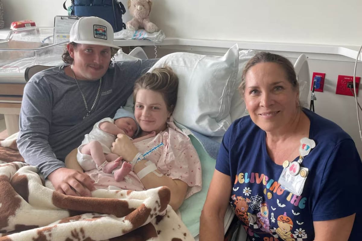 Una pareja viajó en automóvil hasta el hospital para tener a su primer bebé en medio del huracán Milton (Fuente: Sarasota Memorial Health Care System)