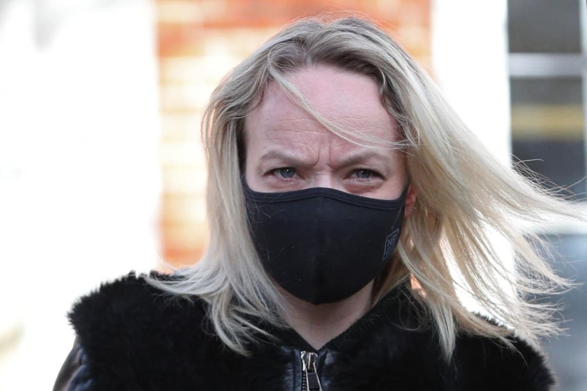 Una pasajera británica se embriagó durante un vuelo y tomó del pelo a una azafata, además de amenazar a todo el staff de la aerolínea