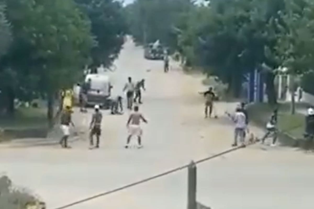 Una pelea entre vendedores ambulantes de churros generó momentos de tensión en Villa Gesell, cuando dos grupos se enfrentaron a golpes en plena vía pública, ante la mirada de turistas y vecinos