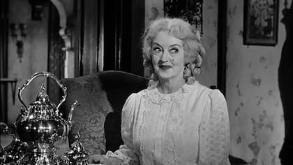 Una película sobre la tóxica relación entre dos excéntricas hermanas solitarias podría ser riesgosa económicamente, pero "¿Qué pasó con Baby Jane?" tuvo muy buena recepción entre el público