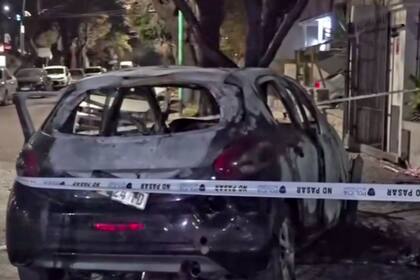 Una persecución que empezó en San Martín y terminó contra una casa en Belgrano: policías heridos y dos delincuentes detenidos