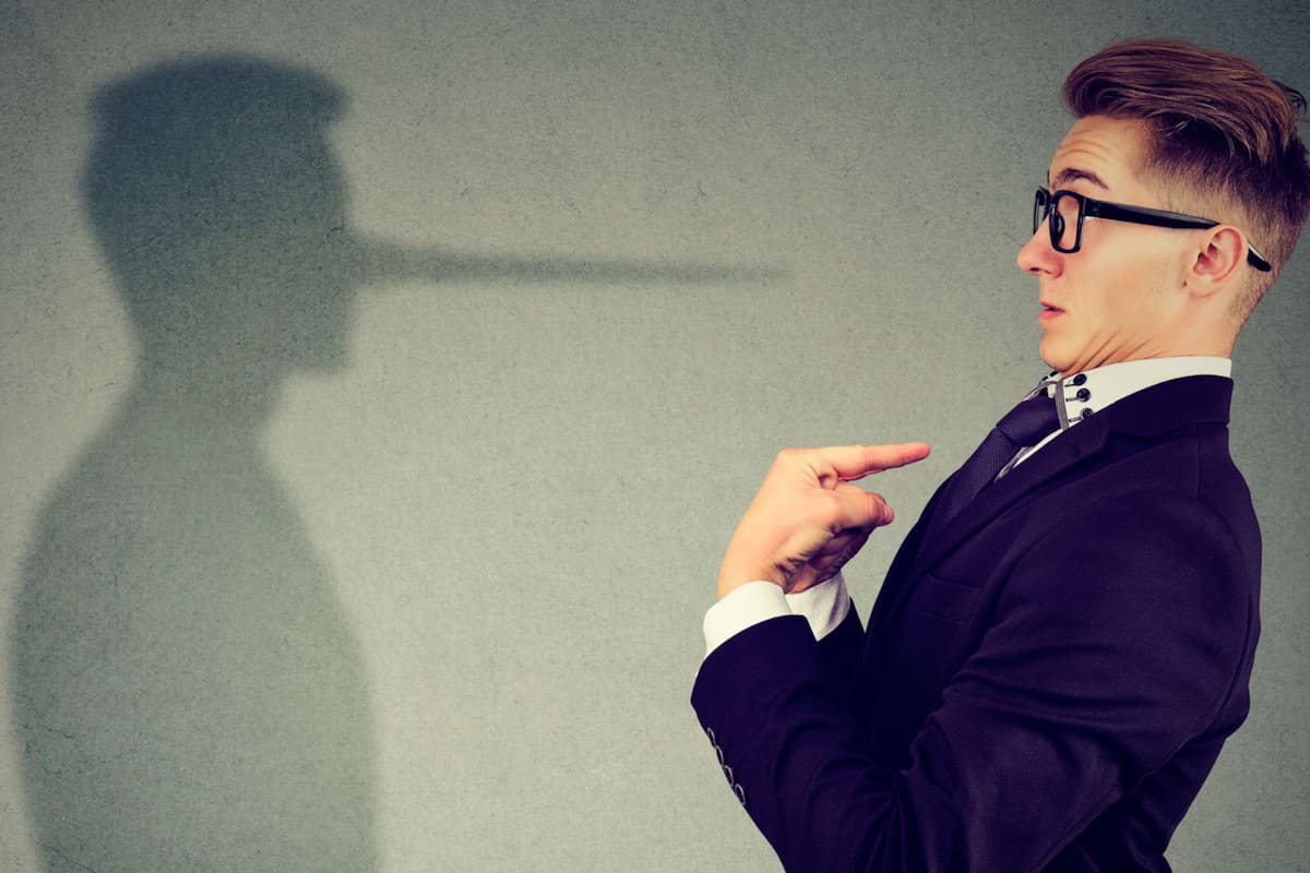 Una persona miente con dos objetivos: para evitar un dolor o para obtener un beneficio o un place