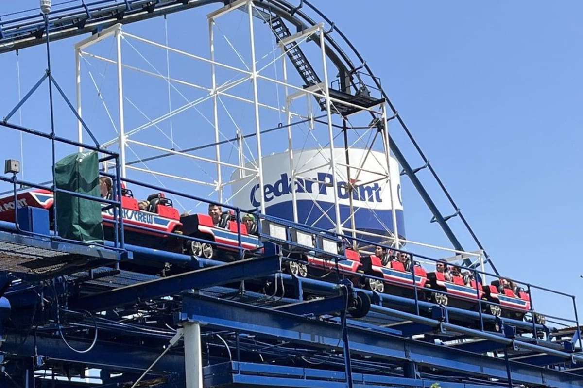 Una pieza metálica se desprendió de una montaña rusa en Cedar Point