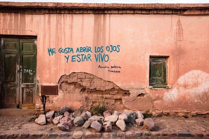 Una pintada en el pueblo de Tumbaya