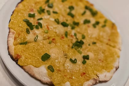 Una pizza de humita en Cosi mi Piace