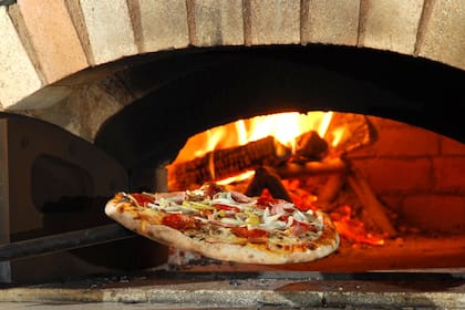 Una pizza puede costar cuatro euros en Nápoles