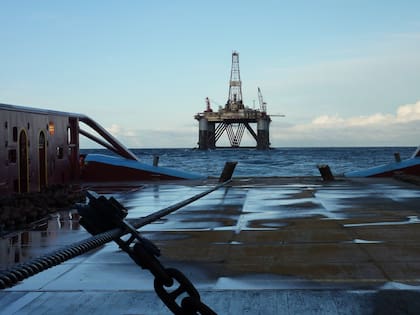 Una plataforma de exploración petrolera en cercanías de las islas Malvinas