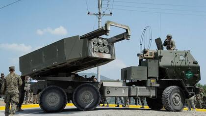 Una plataforma móvil de Himars, los cohetes de largo alcance que EE.UU. enviará a Kiev