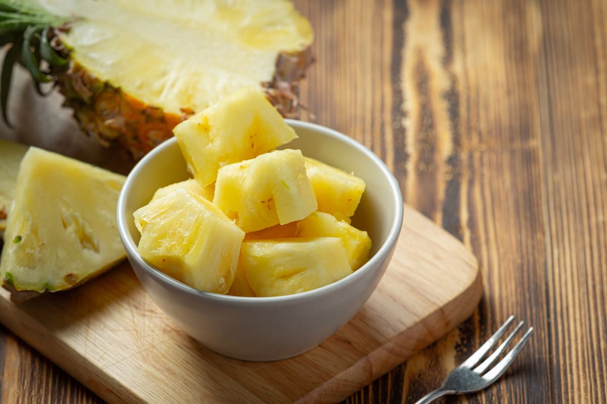 Una porción de piña en la noche puede ayudar a la digestión y mejorar el sueño