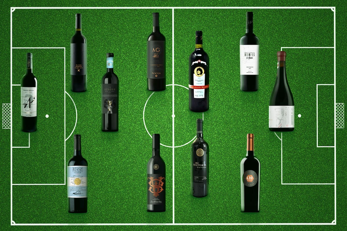 Una posible formación con ídolos del fútbol de hoy y de siempre