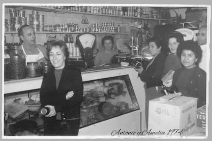 Una postal de Antonio Palazzo en Amelia, en 1974