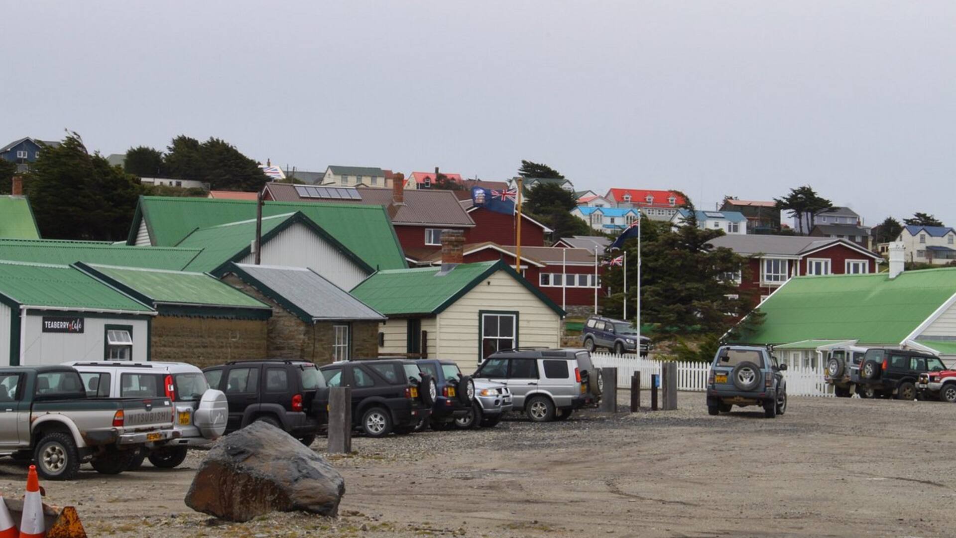 Una postal de Puerto Argentino, en la zona donde está el Museo Histórico de Malvinas