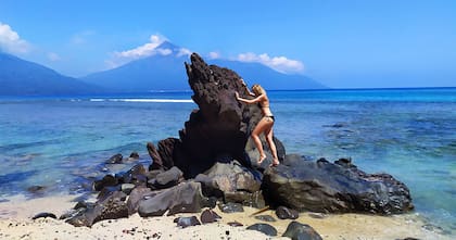 Una postal de Siau, un paraíso de mar