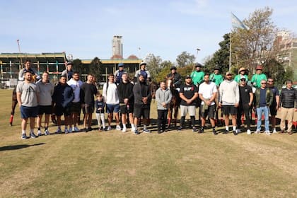 Una postal del día libre: en el Campo Argentino de Polo, con varios representantes de esta actividad