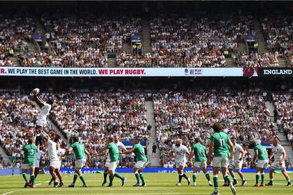 Una postal del partido entre Inlgaterra e Irlanda, en Twickenham.