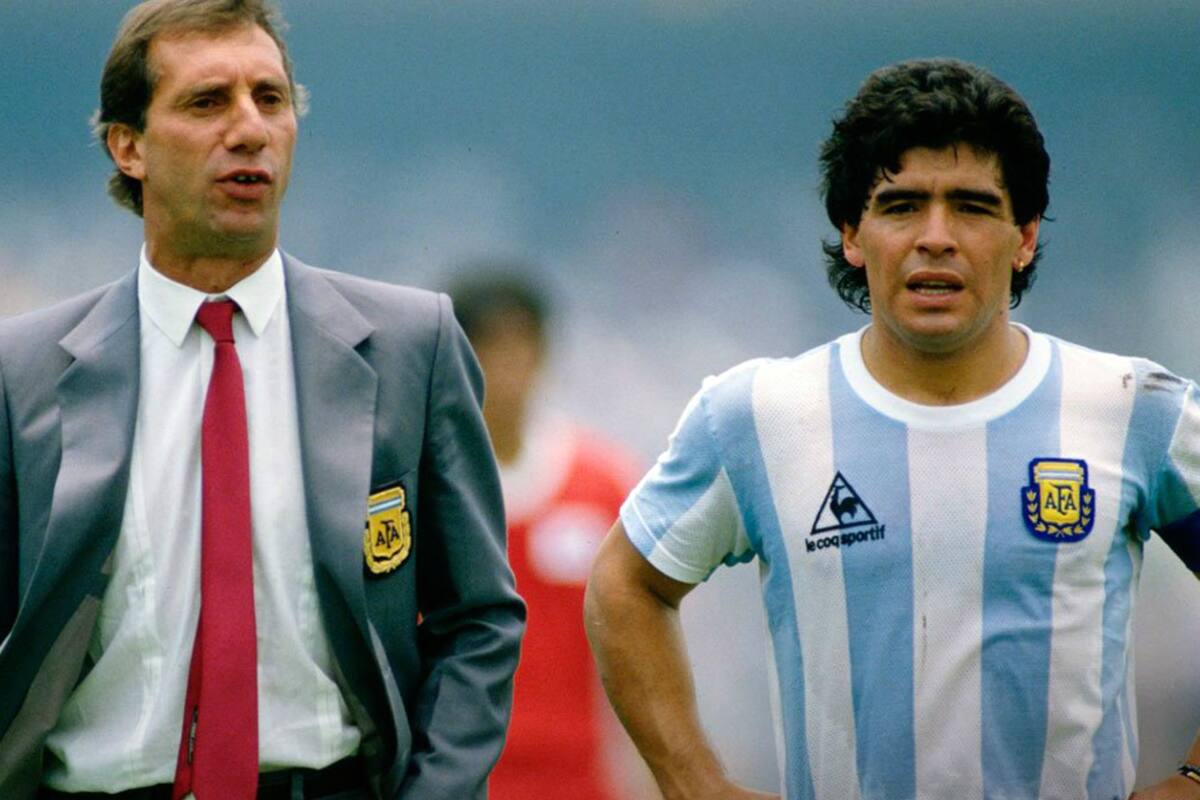 Una postal del tiempo: Carlos Bilardo, un símbolo histórico de Estudiantes, junto a Maradona, durante el inolvidable Mundial 86