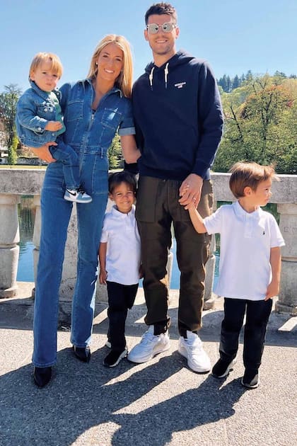 Una postal familiar con sus hijos, los mellizos Leonardo y Alesandro, y Edoardo.