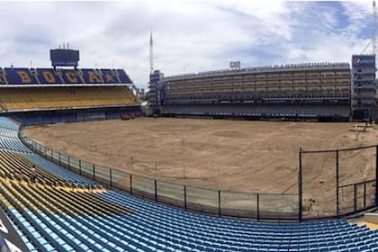 Una postal increíble, viralizada a fines de 2014: el campo de juego de la Bombonera sin césped