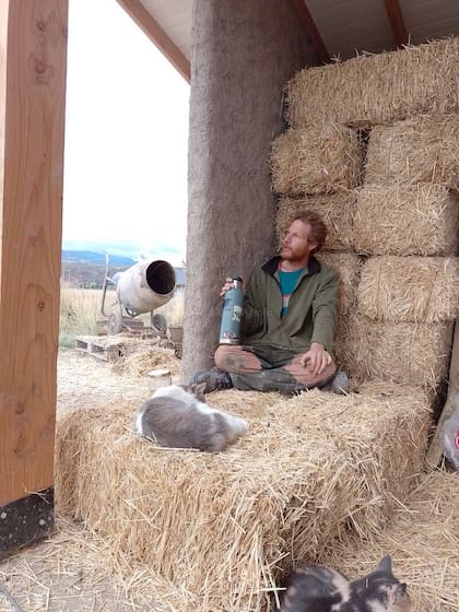 Una propuesta única de intercambio en la Patagonia andina; alojamiento y comida sin costo para personas interesadas en la permacultura, la bioconstrucción y la vida sustentable (Foto: https://www.workaway.info)